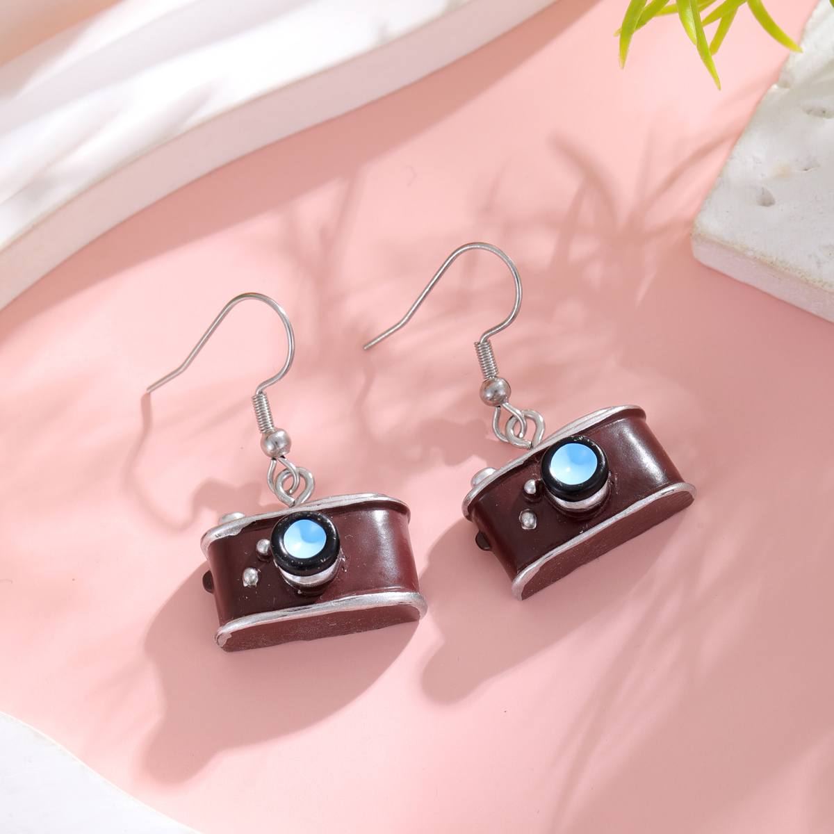 Retro Cute Camera Earrings Int - Photography Interest のレビューと価格