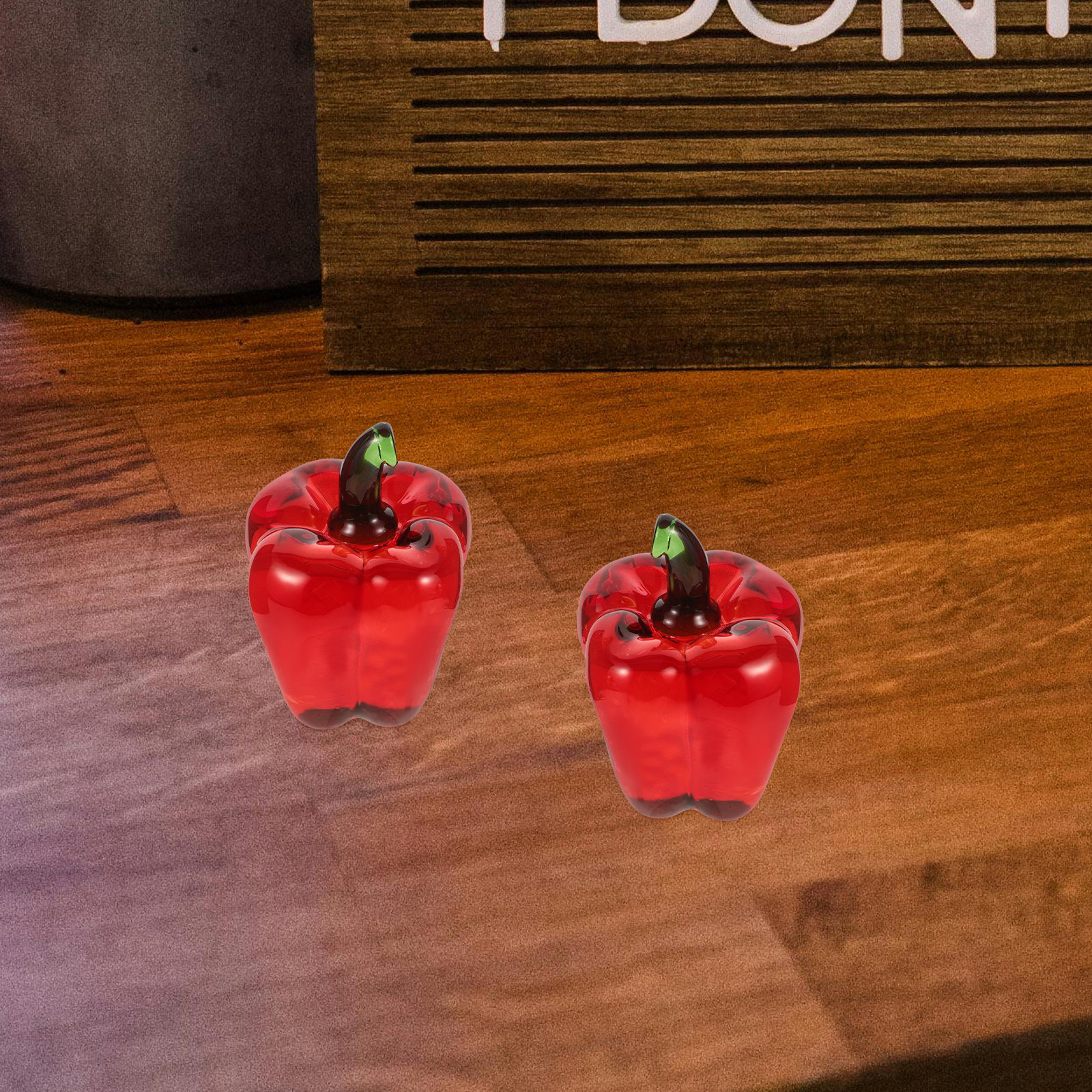 Handcrafted Crystal Chili Stat - Photography Desk のレビューと価格
